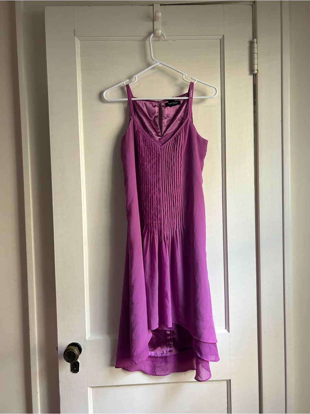 Women’s White House Black Market Sleeveless Dress in Fuchsia - Size 0